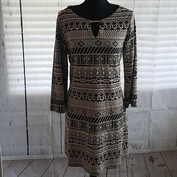 Haani Dresses & Skirts - HAANI Dress Sz L
